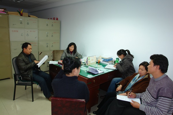 组织人事处开展“职业道德建设月”活动