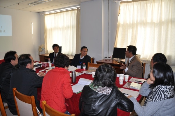 评估组专家听取beat365官网专业教师说课