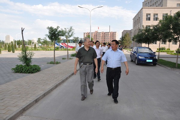 张家口教育学院领导来beat365官网学习交流