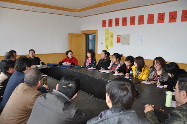 党委书记胡炜深入学生工作处调研