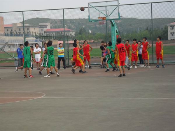 信息工程系男篮勇夺学院篮球联赛总冠军