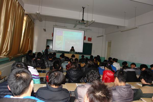 装饰艺术系举办“安全教育，防患于未然”主题班会