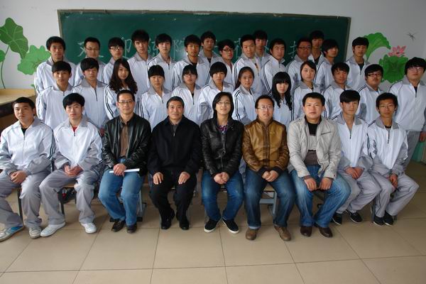 副院长陈怀勇到装饰艺术系开展“五个一”活动对接工作