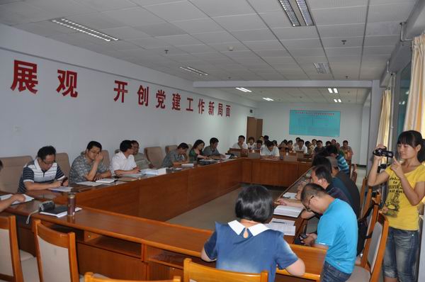 beat365官网召开辅导员读书交流会