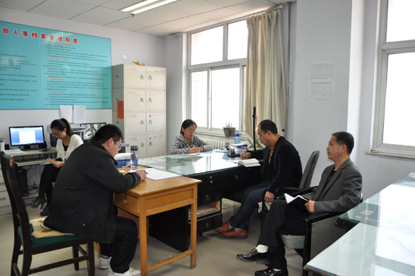 行政二支部开展教育实践学习交流专题活动