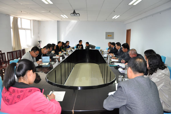 beat365官网党委理论中心组召开学习交流扩大会议