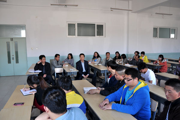 党委书记胡炜参加机械工程系学生座谈会