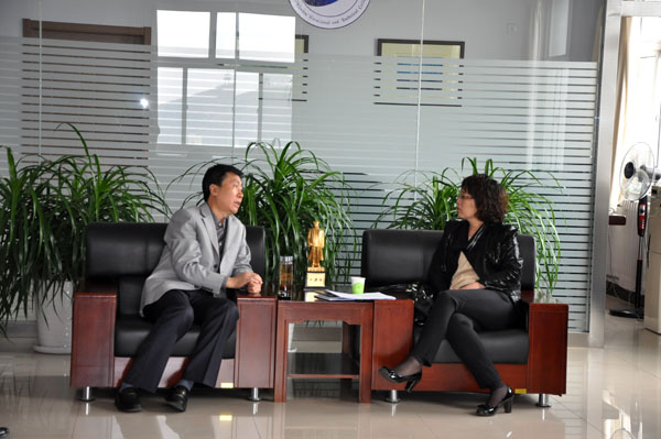 张家口市委统战部副部长田杰到beat365官网调研