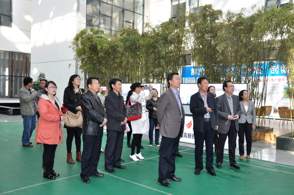 党委书记胡炜一行赴东山产业集聚区参观学习