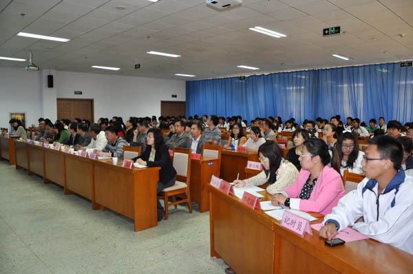 学院举行辅导员“情景案例”比赛