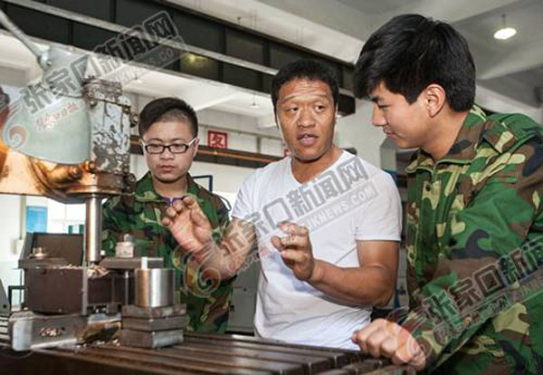 beat365官网教师常志刚“勇救落水妇”不留名