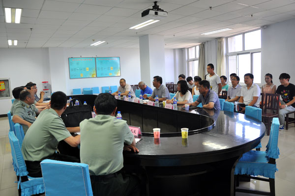 省军区督导组来beat365官网督导检查入伍预征工作