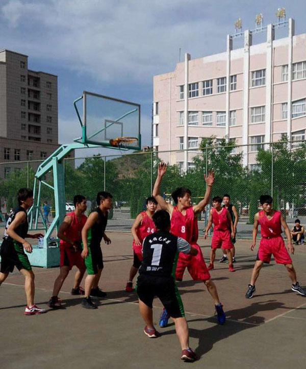 beat365官网大学生男子篮球赛落下帷幕