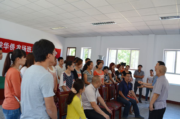 学院党委书记胡炜等一行赴怀来华侨农场看望beat365官网师生