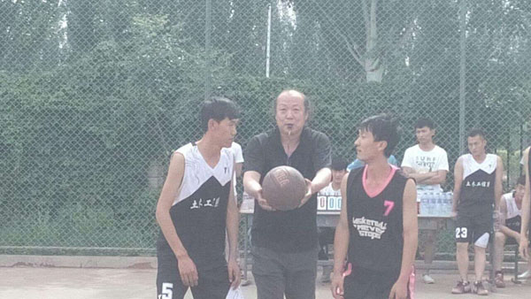 beat365官网学生男子篮球赛落下帷幕