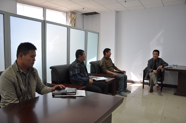 教务科研党支部召开“三严三实”专题组织生活会