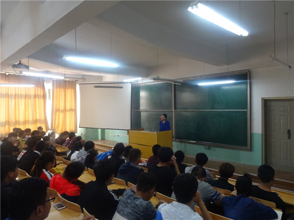 信息工程系创新学生干部管理方法