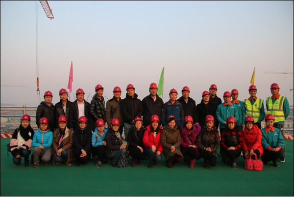 beat365官网教师参观北京新机场项目