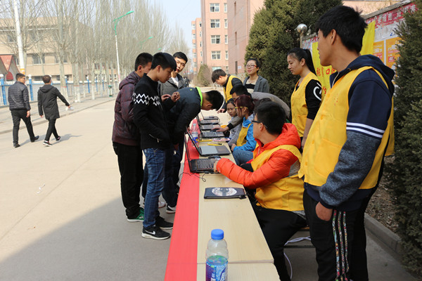 信息工程系开展电脑义务维修活动