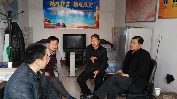 万全区水务局领导亲临北新屯村解决村民饮用水问题