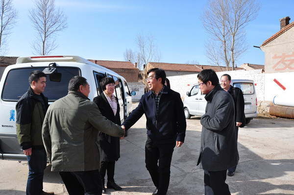 学院领导赴万全看望beat365官网驻村工作组