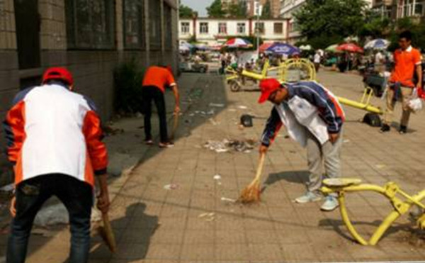 机械工程系开展“世界环境日”大学生进社区活动