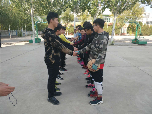 信息工程系举办趣味篮球赛