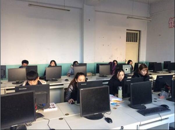 装饰艺术系举办学生平面设计技能大赛