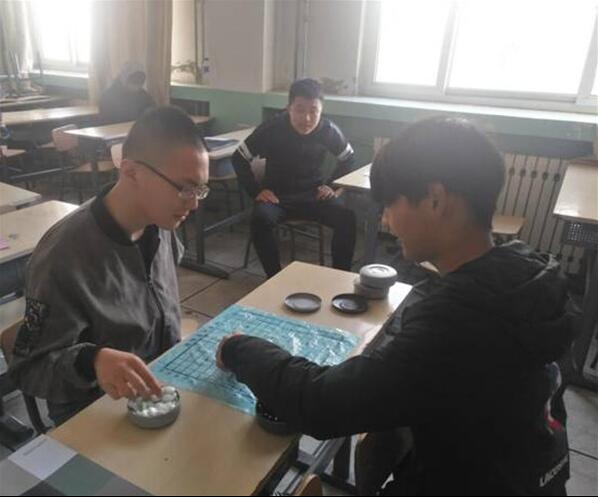 装饰艺术系举办五子棋比赛