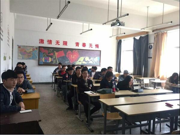 电气工程系举办“我心目中的英雄”主题演讲比赛