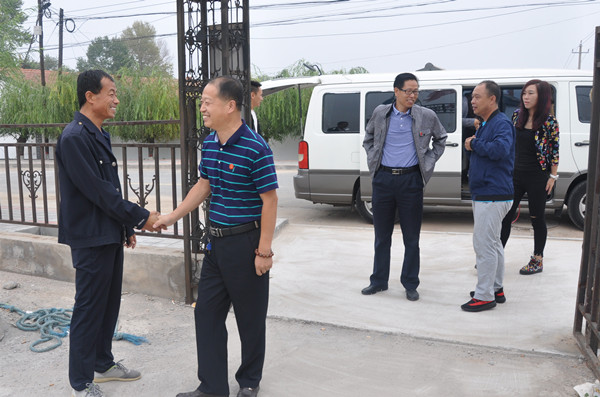 行政二党支部深入万全区北新屯村开展结对帮扶活动