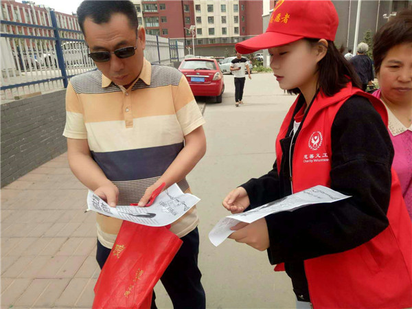 汽车工程系、经理管理系、信息工程系共同开展节约用水活动