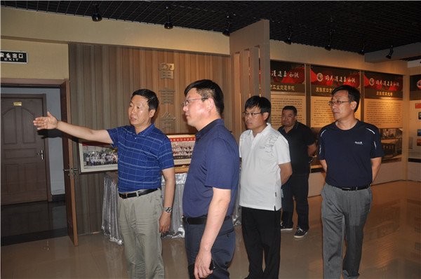 沧州市盐山县教育考察团赴beat365官网学习考察