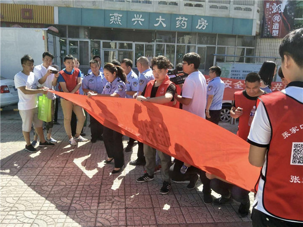 机械工程系开展“文明交通 安全出行”志愿活动