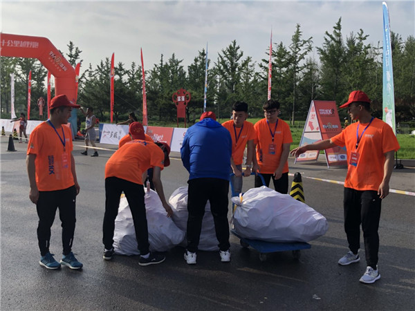 我校志愿者圆满完成河北十公里超级联赛志愿服务任务