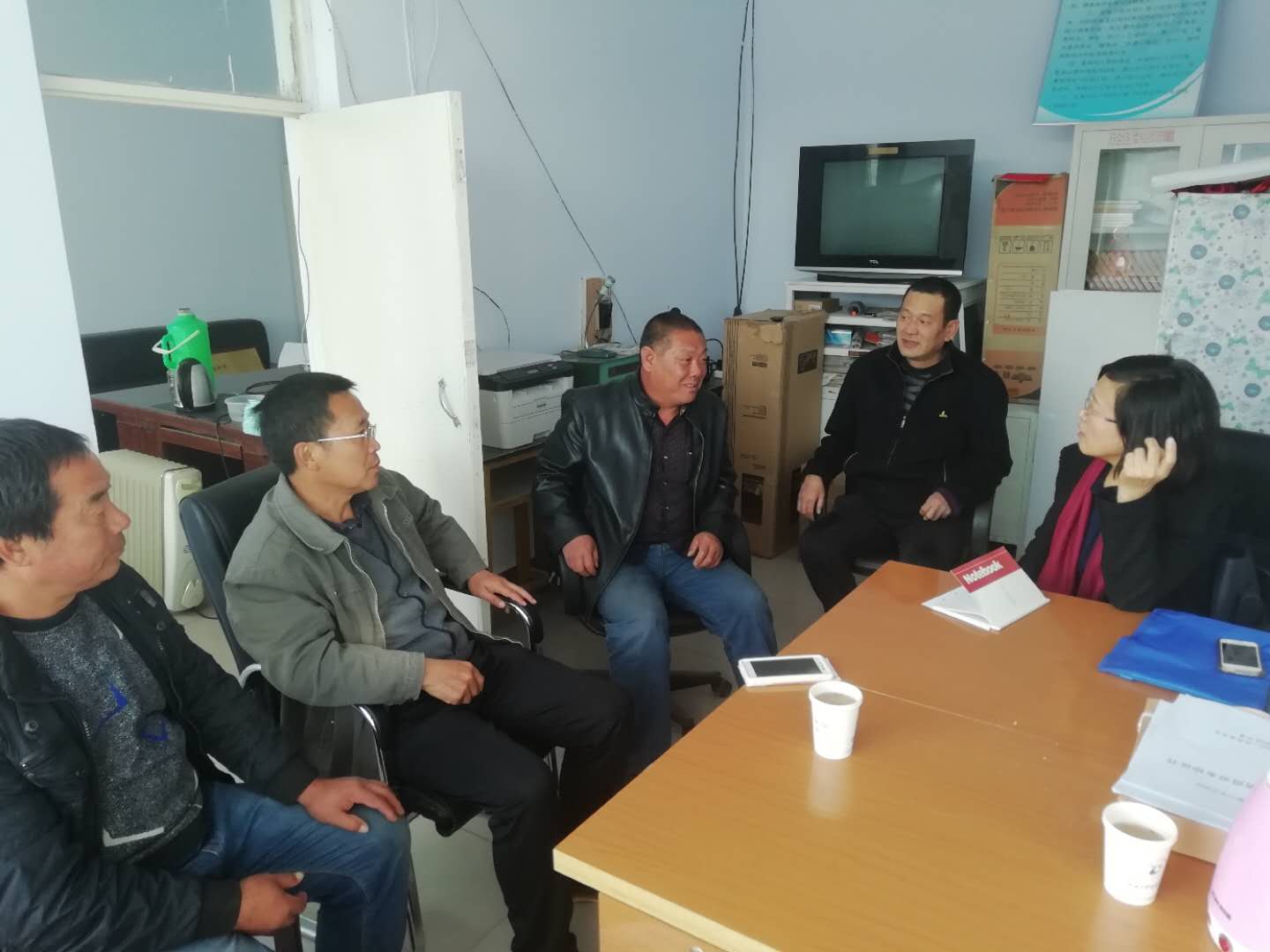 纪委书记史慧武深入beat365官网帮扶村调度推进扶贫工作