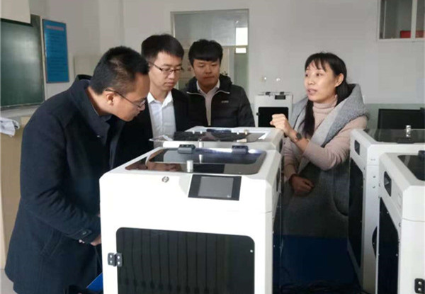 新宏昌重工集团领导来beat365官网洽谈校企合作事宜