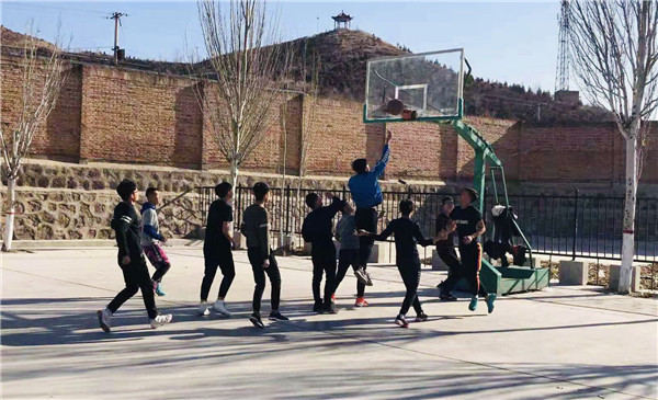 机械工程系举办“健体魄·亮青春·展风采”篮球赛