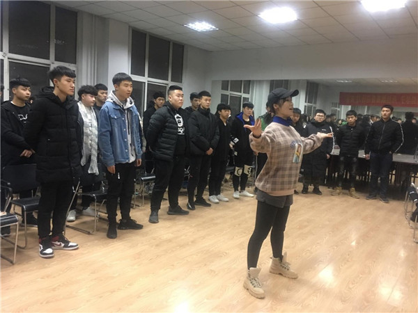 信息工程系开展情景剧表演课程培训