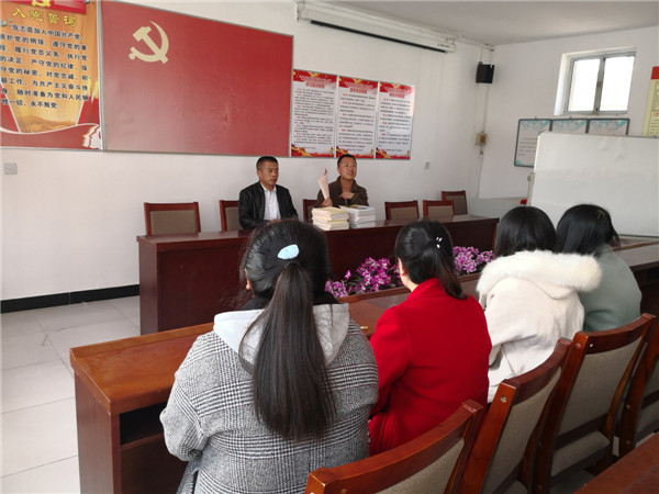 学院驻北新屯村工作组开展智力帮扶