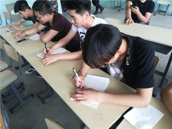 汽车工程系 “浓情五月，感恩母亲”主题活动圆满结束