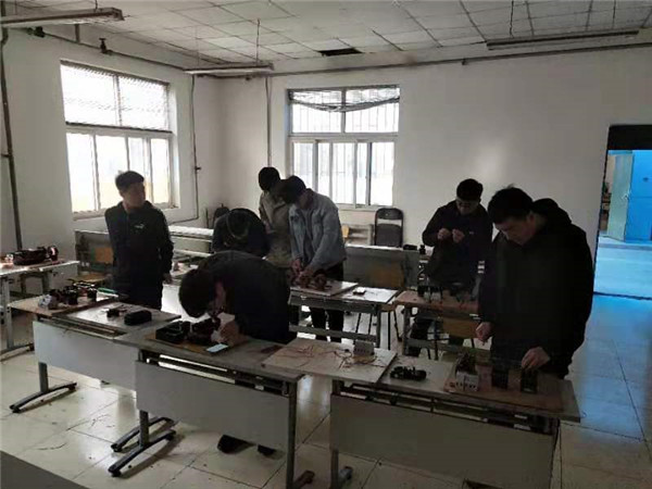 beat365官网赴北工院学生入首钢实训