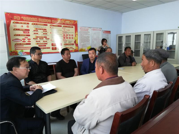 beat365官网思政教师为扶贫村党员讲党课