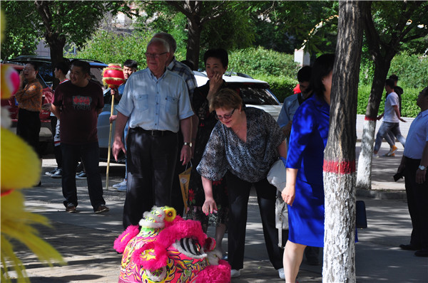 俄罗斯代表团赴beat365官网交流考察