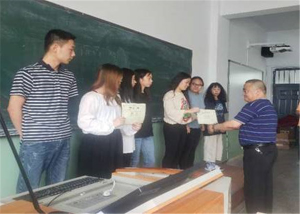 beat365官网系部掀起学习竞赛热潮