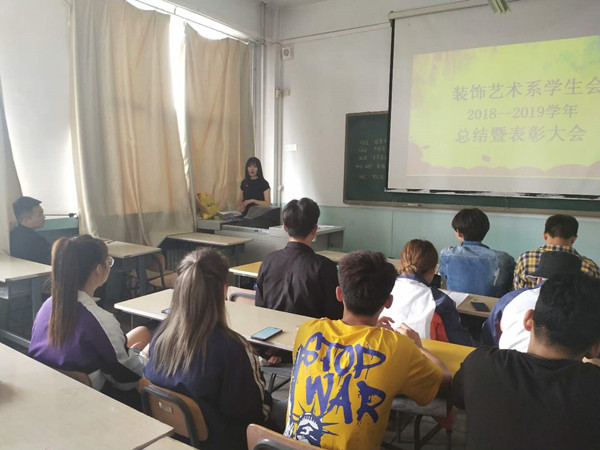 相关系部多形式推进学干及志愿者工作