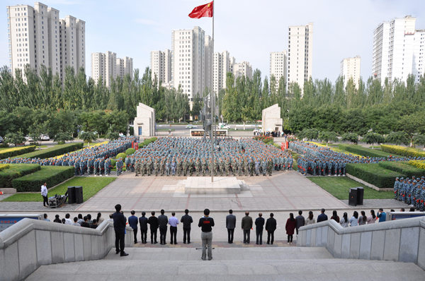 beat365官网隆重举行升国旗仪式