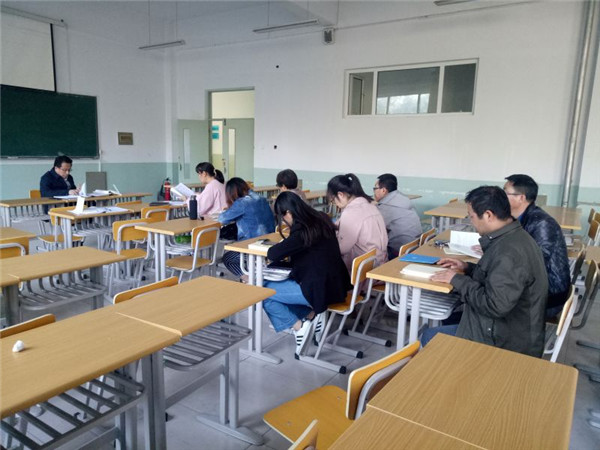 各系部持续推进“不忘初心、牢记使命”主题教育学习