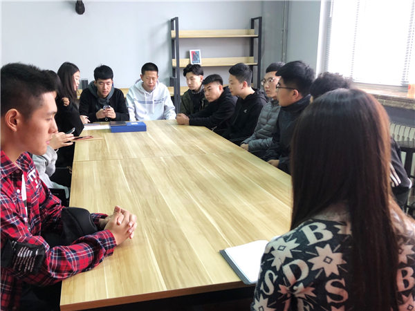 相关系部深入推进主题教育和志愿活动开展