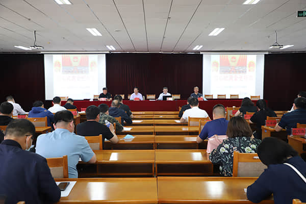 学院召开专题会议，传达学习全国“两会”精神